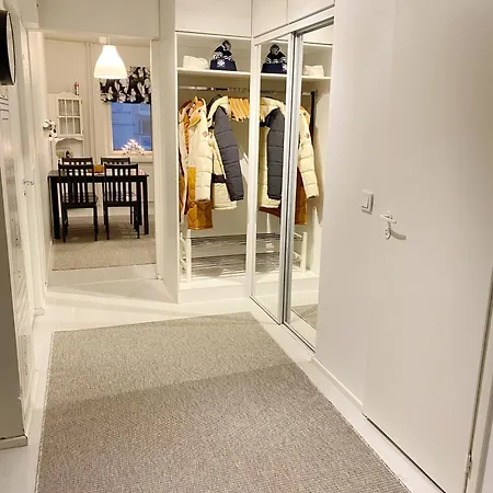 Tilava Kaksio- Keskusta- Autopaikka Апартаменты *