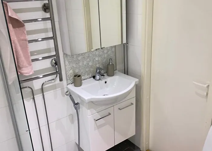 Tilava Kaksio- Keskusta- Autopaikka アパート *