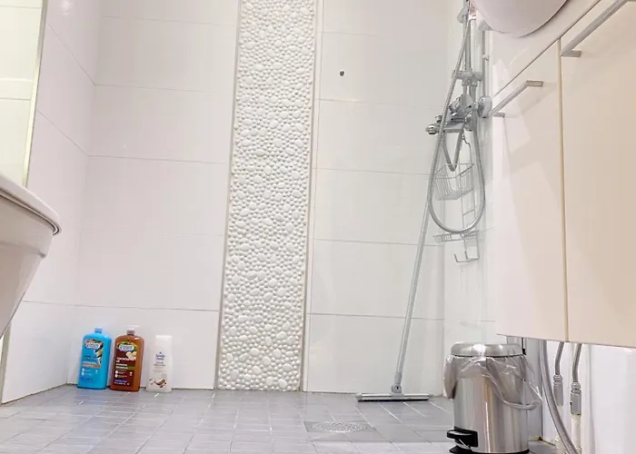 Tilava Kaksio- Keskusta- Autopaikka Lägenhet *